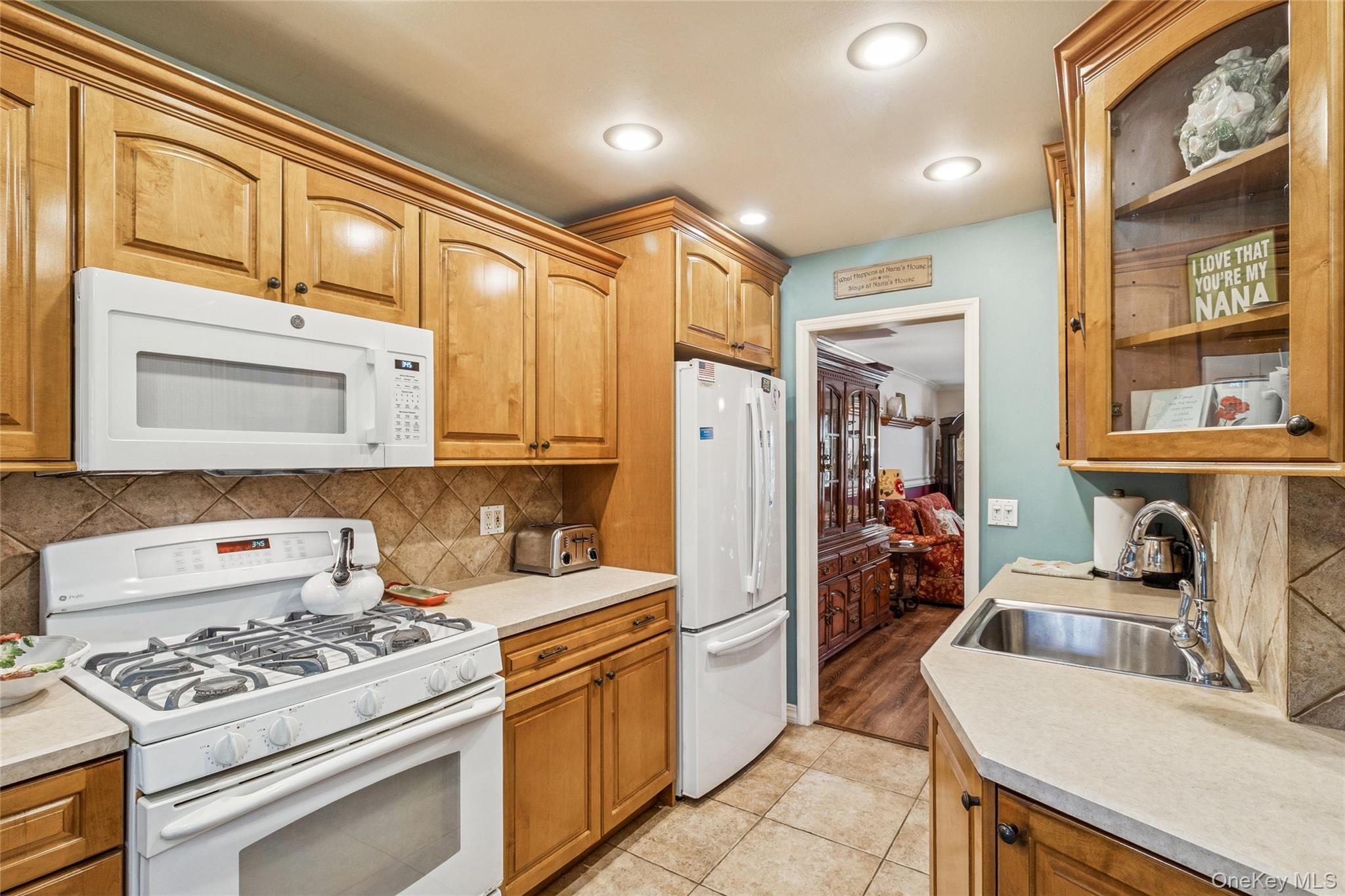 #2 photo, 10 Glen Hollow Drive, サフォーク郡 Holtsville , NY 11742