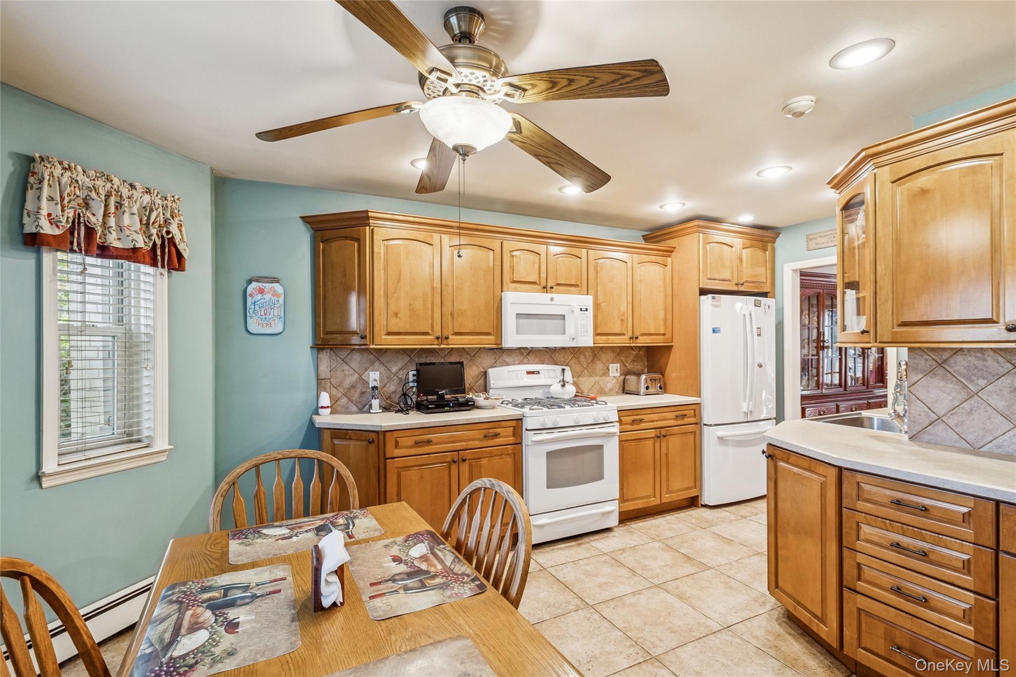 #4 photo, 10 Glen Hollow Drive, サフォーク郡 Holtsville , NY 11742