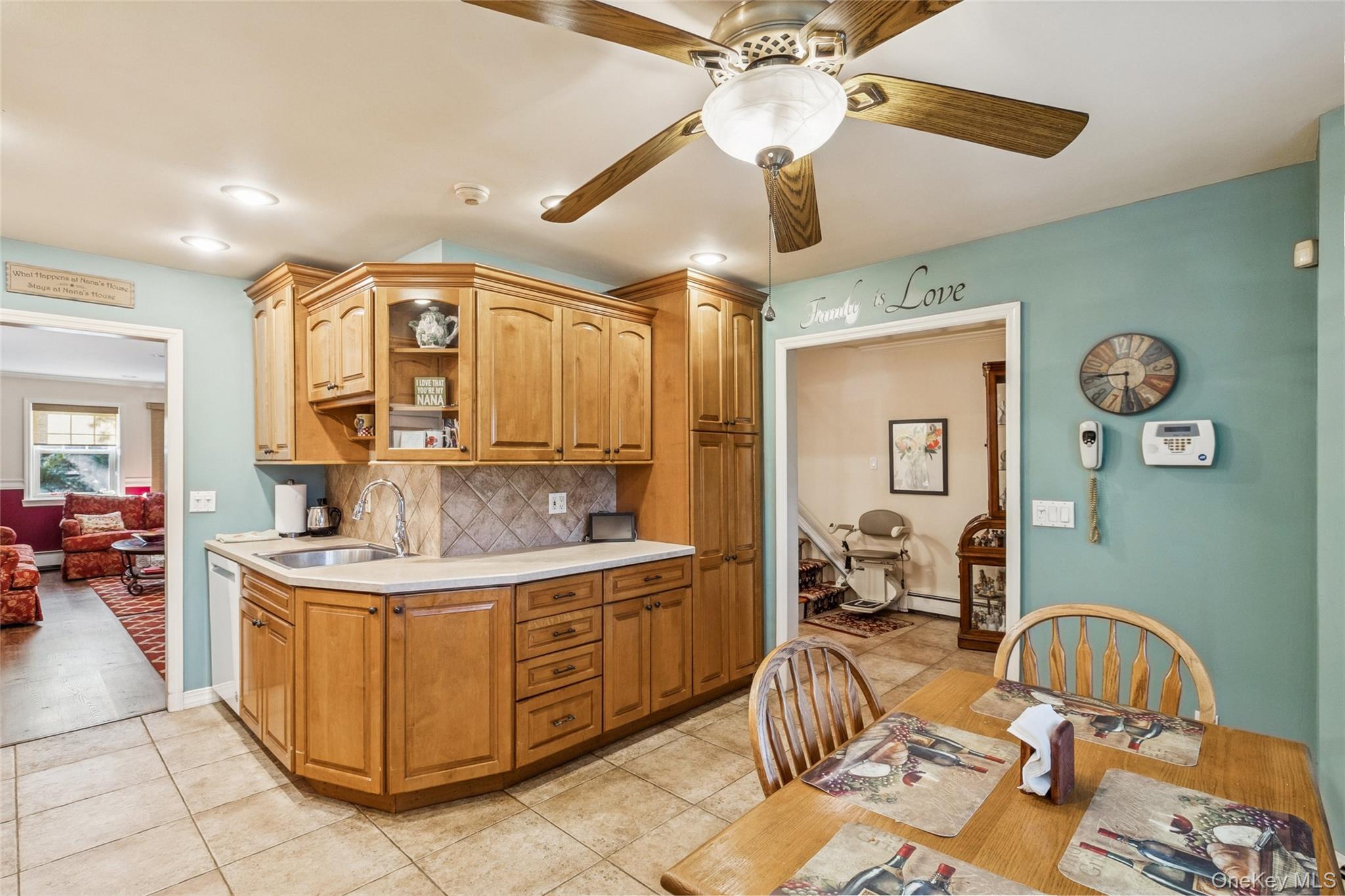 #5 photo, 10 Glen Hollow Drive, サフォーク郡 Holtsville , NY 11742