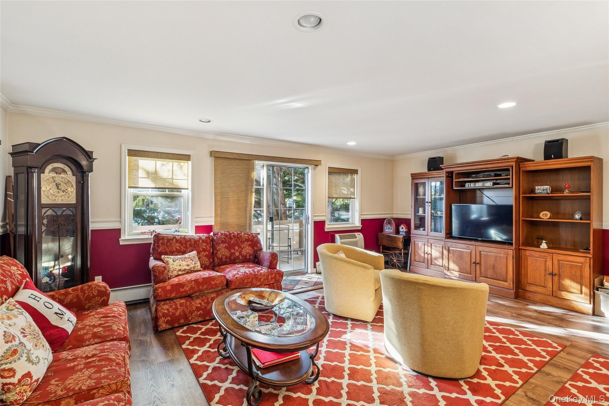 #8 photo, 10 Glen Hollow Drive, サフォーク郡 Holtsville , NY 11742