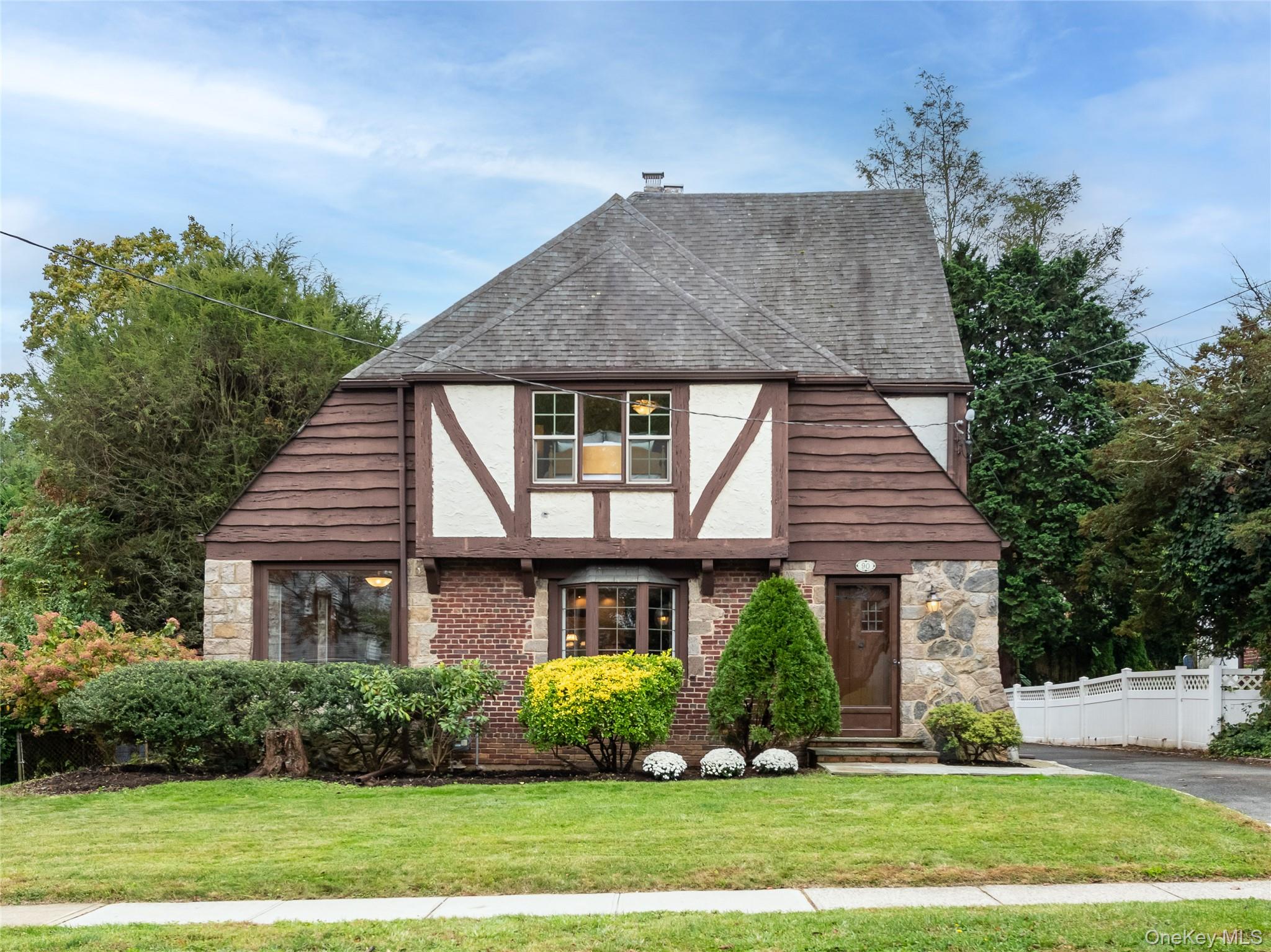 #1 photo, 90 Gaynor Avenue, ナッソー郡 Manhasset , NY 11030