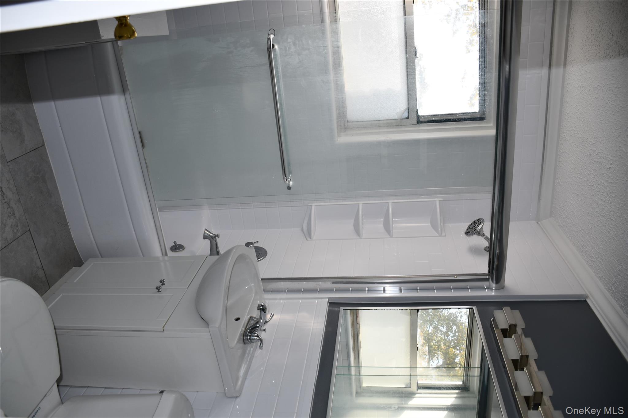 #19 photo, 1065 Fenwood Drive, ナッソー郡 Valley Stream , NY 11580