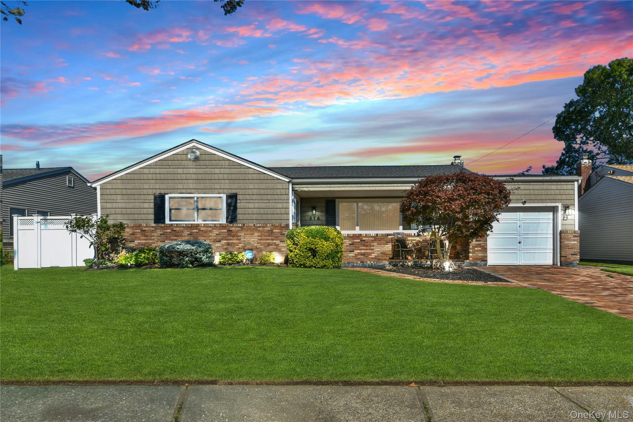 #1 photo, 576 Western Park Drive, ナッソー郡 West Hempstead , NY 11552