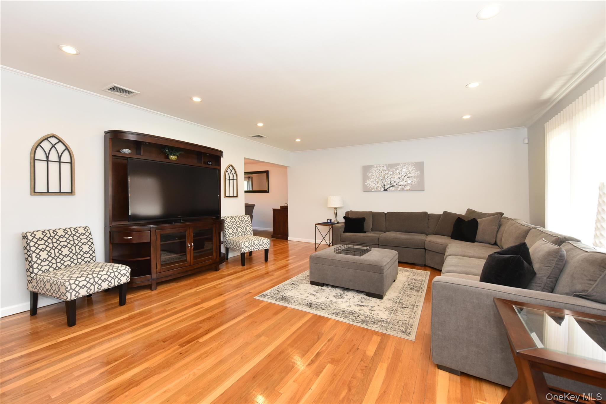 #7 photo, 576 Western Park Drive, ナッソー郡 West Hempstead , NY 11552