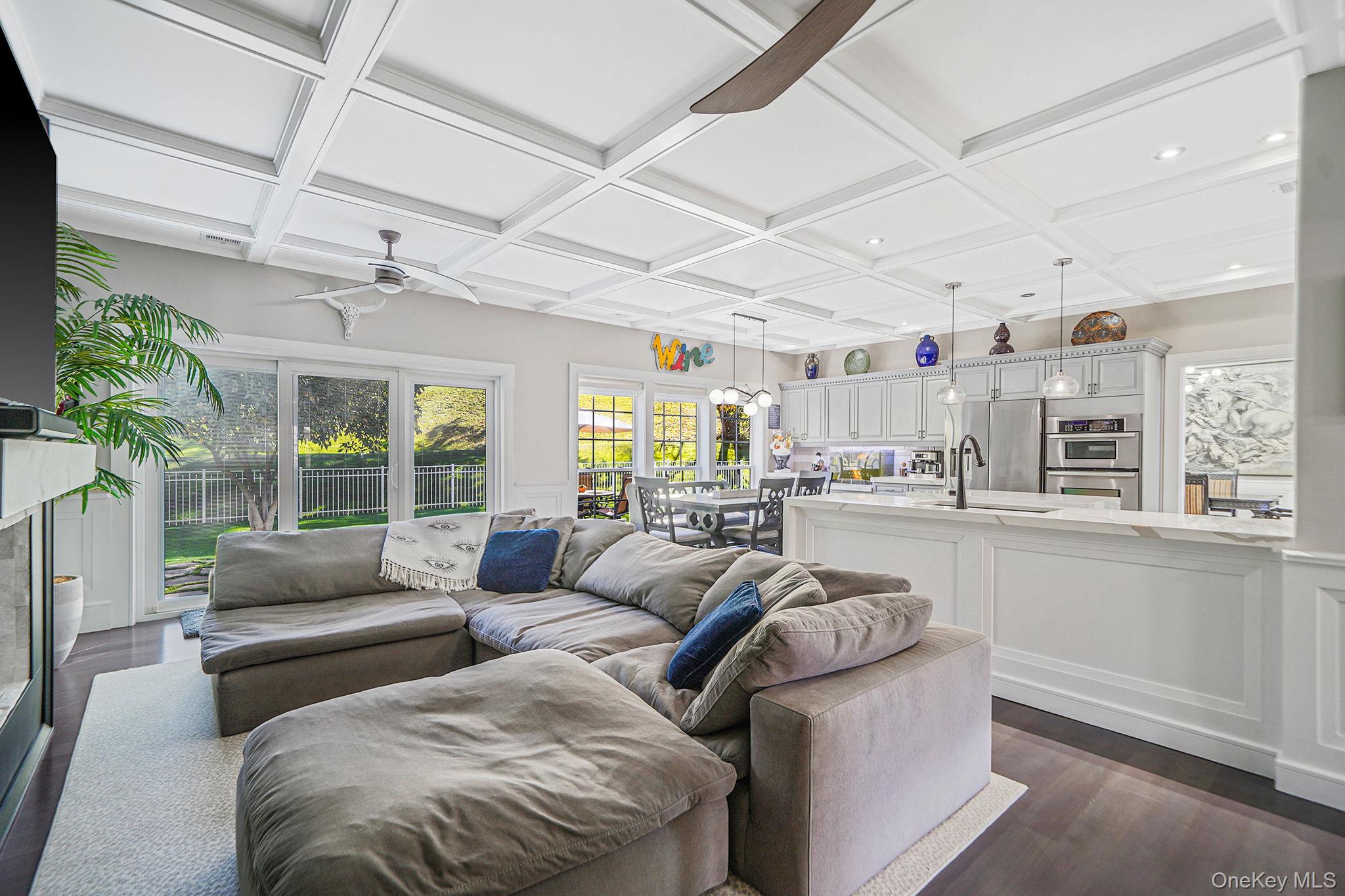 #16 photo, 14 Hamlet Drive, サフォーク郡 Hauppauge , NY 11788