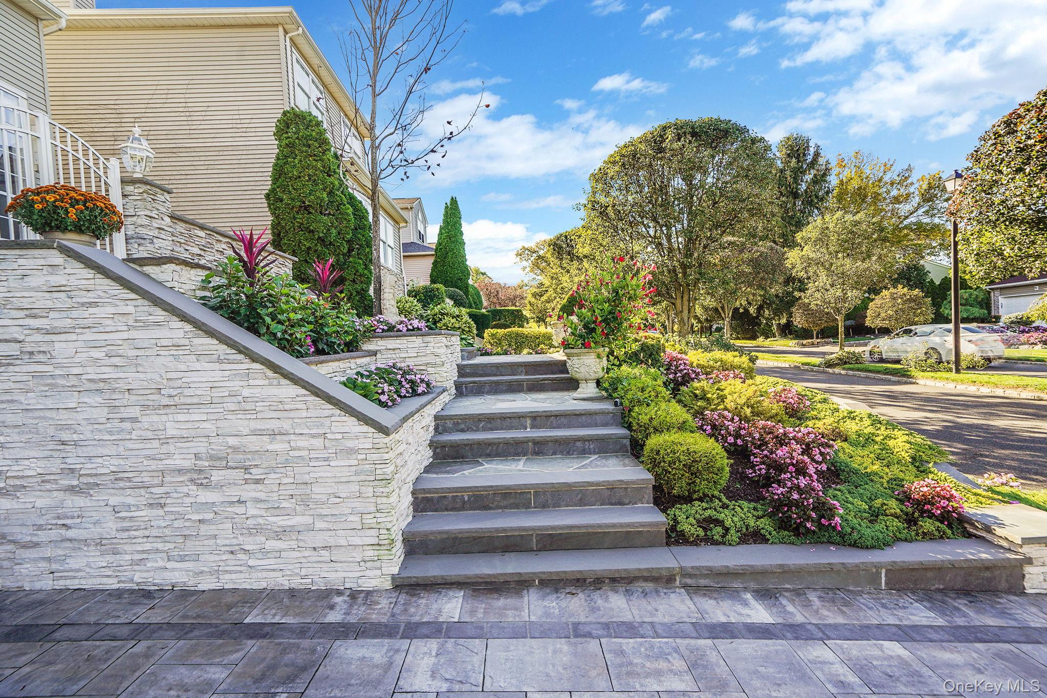 #3 photo, 14 Hamlet Drive, サフォーク郡 Hauppauge , NY 11788