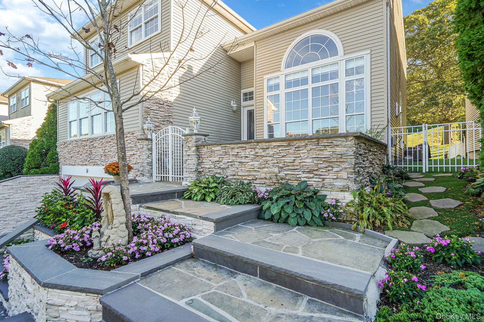 #4 photo, 14 Hamlet Drive, サフォーク郡 Hauppauge , NY 11788