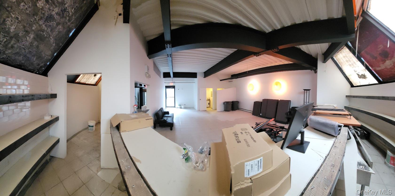 #4 photo, 92-29 Queens Boulevard, クイーンズ区 Rego Park , NY 11374