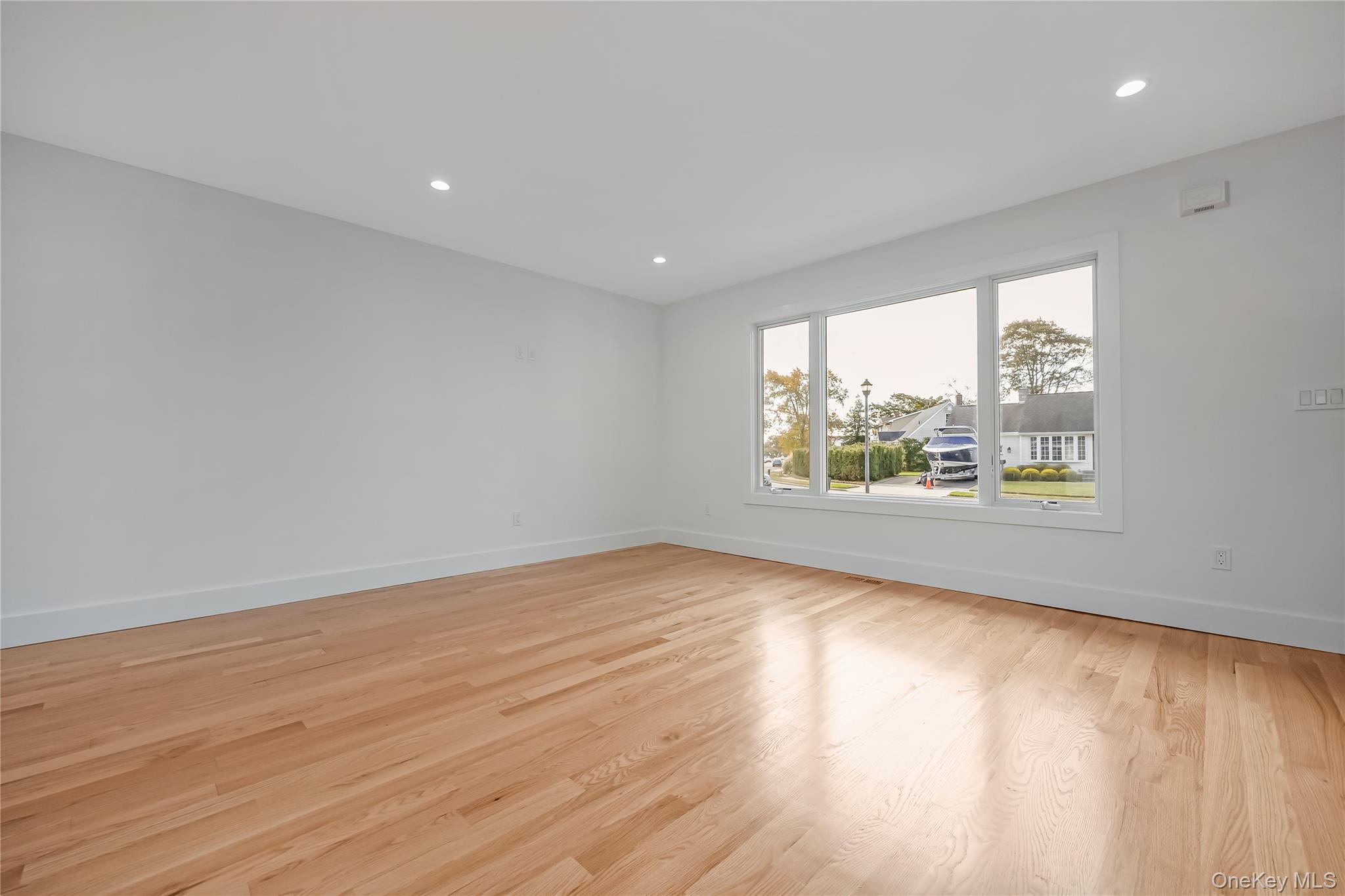 #10 photo, 985 Douglas Avenue, ナッソー郡 Wantagh , NY 11793