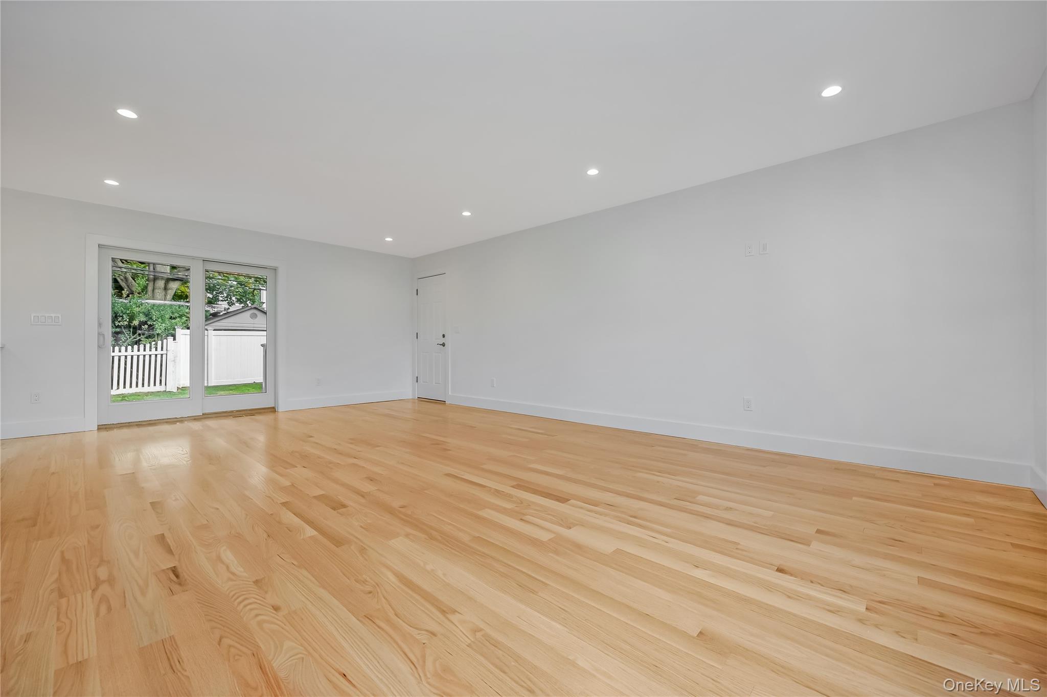 #9 photo, 985 Douglas Avenue, ナッソー郡 Wantagh , NY 11793