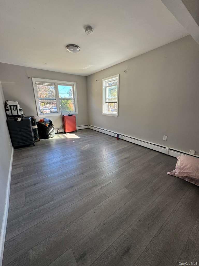 #16 photo, 8 Paul Drive, サフォーク郡 Mastic , NY 11950