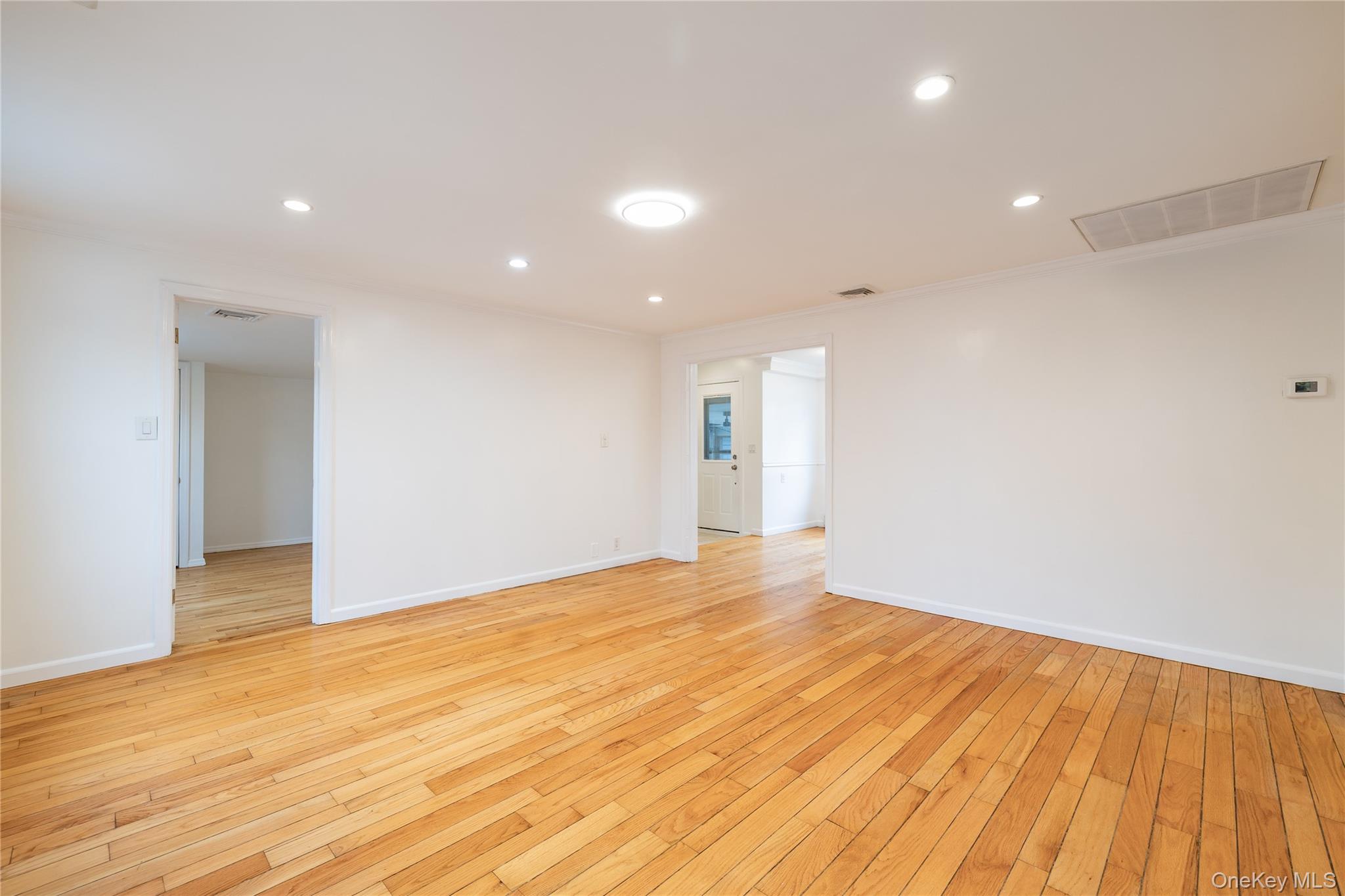 #6 photo, 2444 Bayview Avenue, ナッソー郡 Wantagh , NY 11793