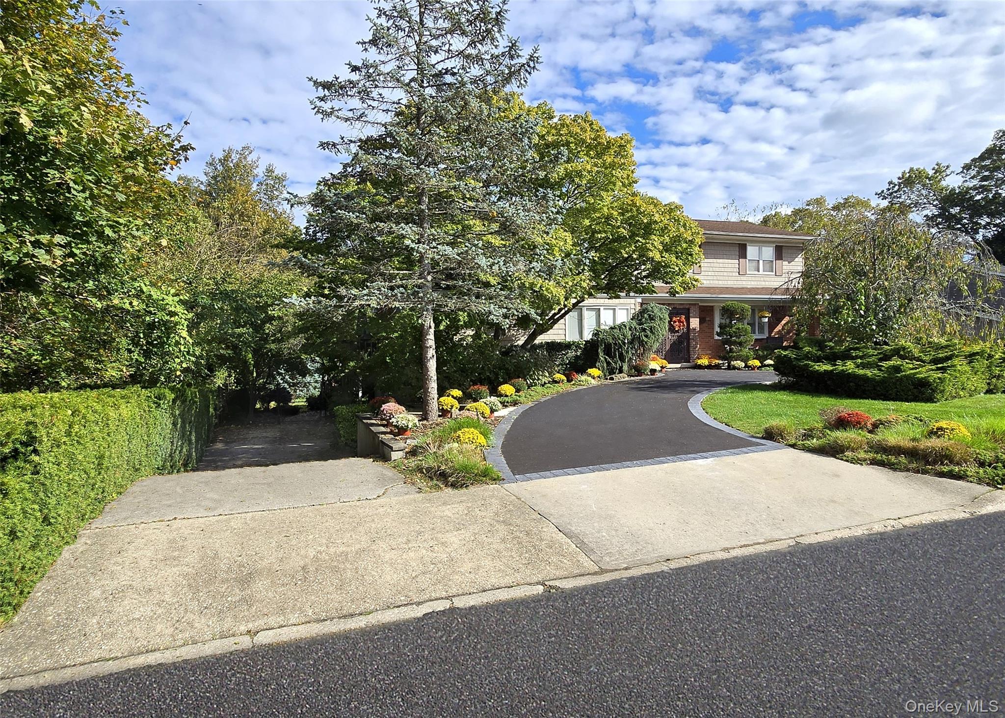 #2 photo, 7 Royal Oaks Drive, サフォーク郡 Centereach , NY 11720