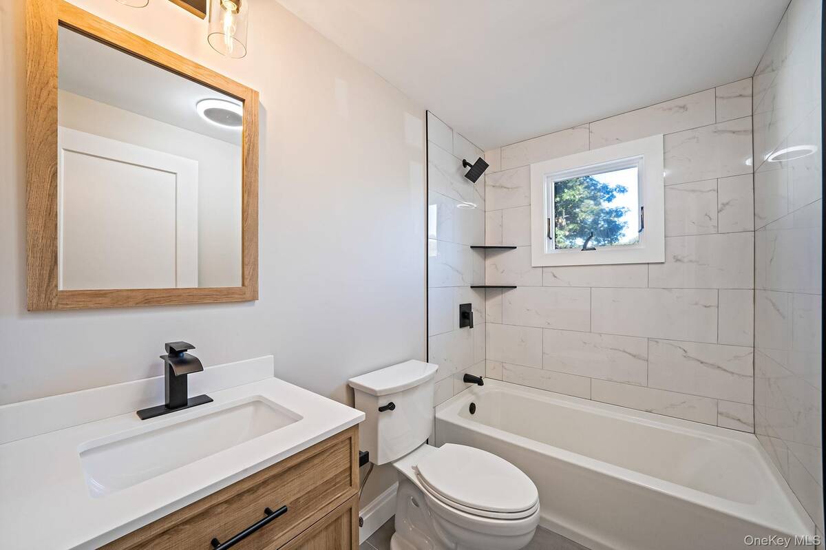 #11 photo, 45 Arrowhead Drive, サフォーク郡 Shirley , NY 11967