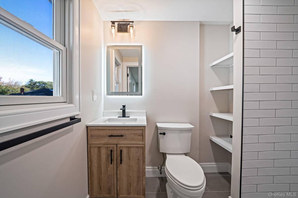 #14 photo, 45 Arrowhead Drive, サフォーク郡 Shirley , NY 11967