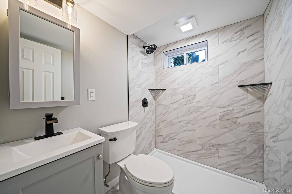 #19 photo, 45 Arrowhead Drive, サフォーク郡 Shirley , NY 11967