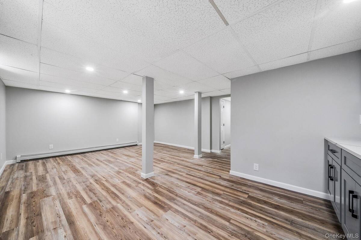 #22 photo, 45 Arrowhead Drive, サフォーク郡 Shirley , NY 11967