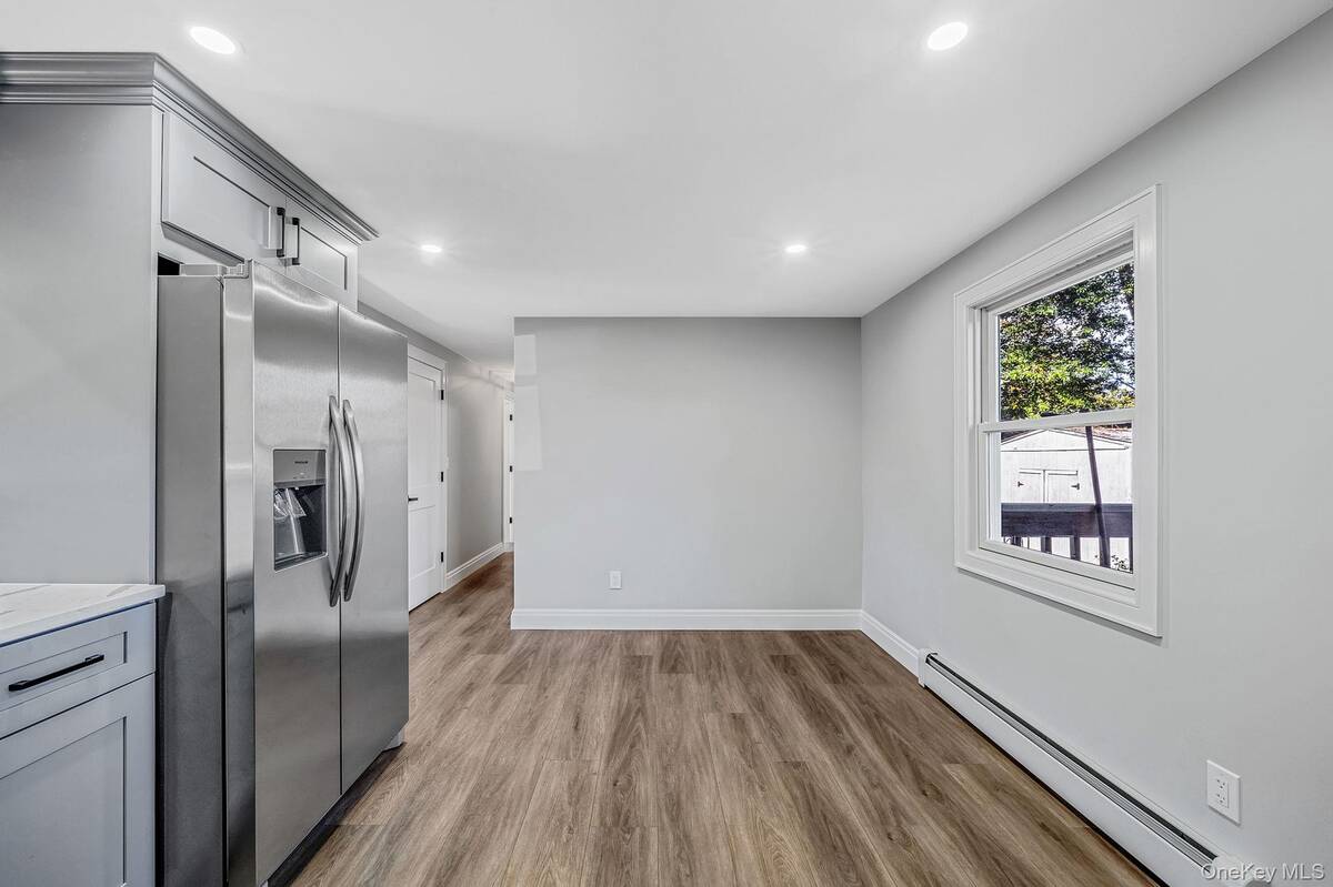 #6 photo, 45 Arrowhead Drive, サフォーク郡 Shirley , NY 11967