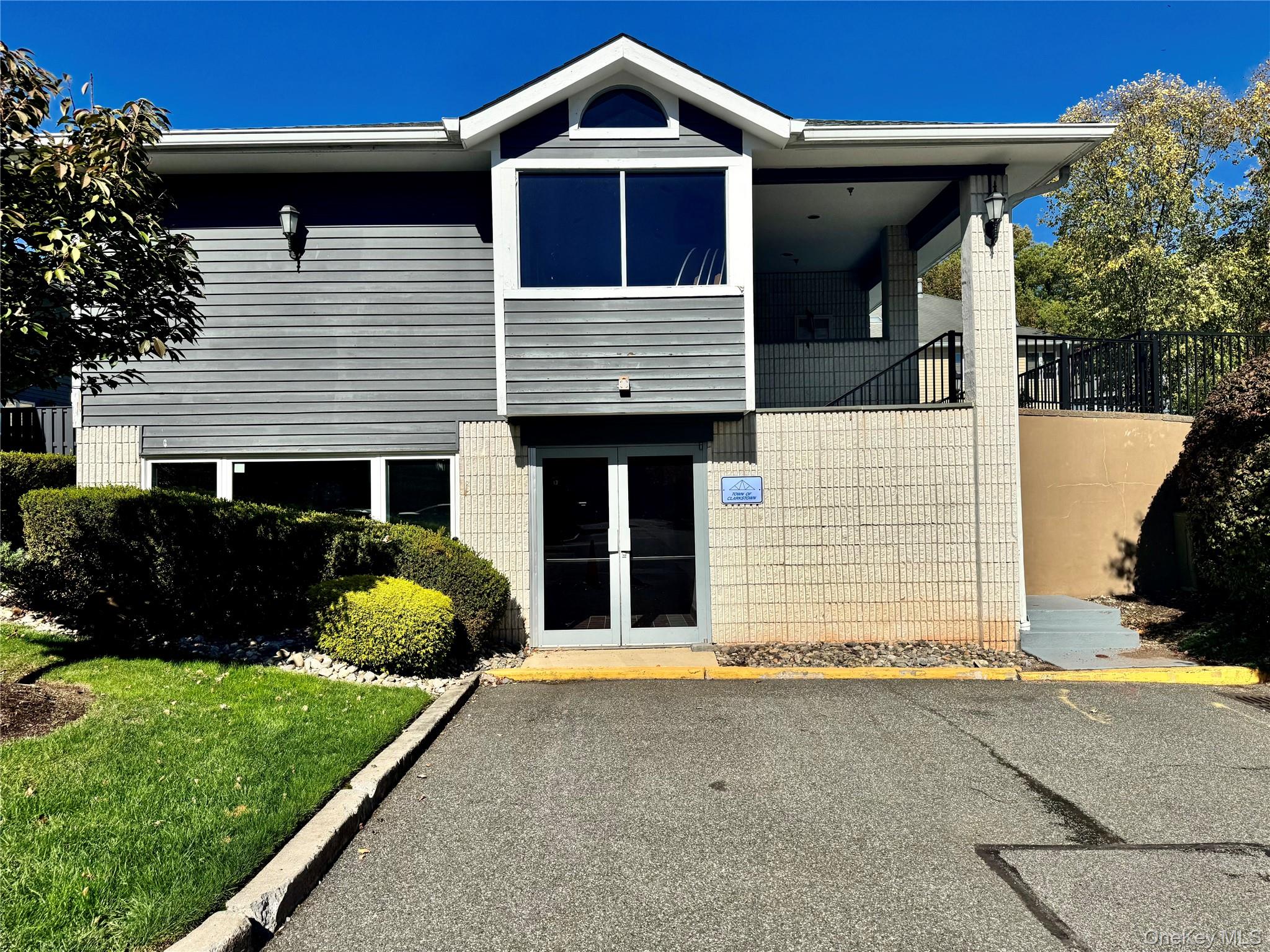 #16 photo, 87 Village Green, Bardonia , NY 10954