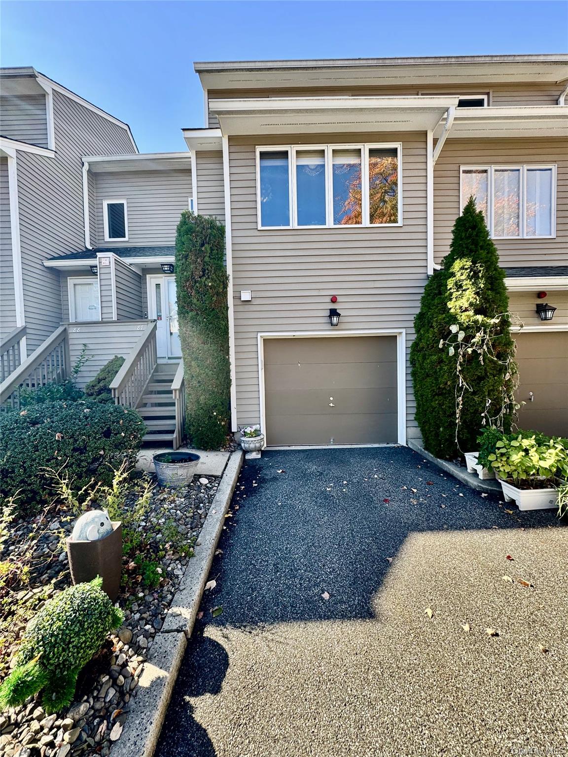 #18 photo, 87 Village Green, Bardonia , NY 10954