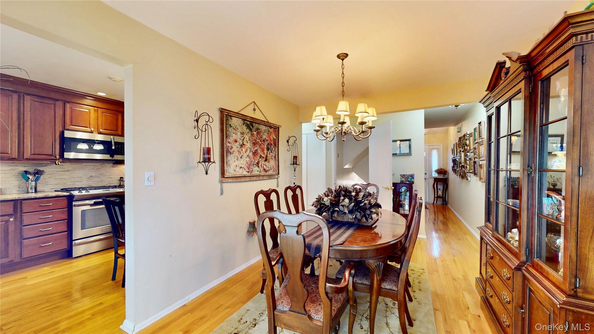 #6 photo, 87 Village Green, Bardonia , NY 10954