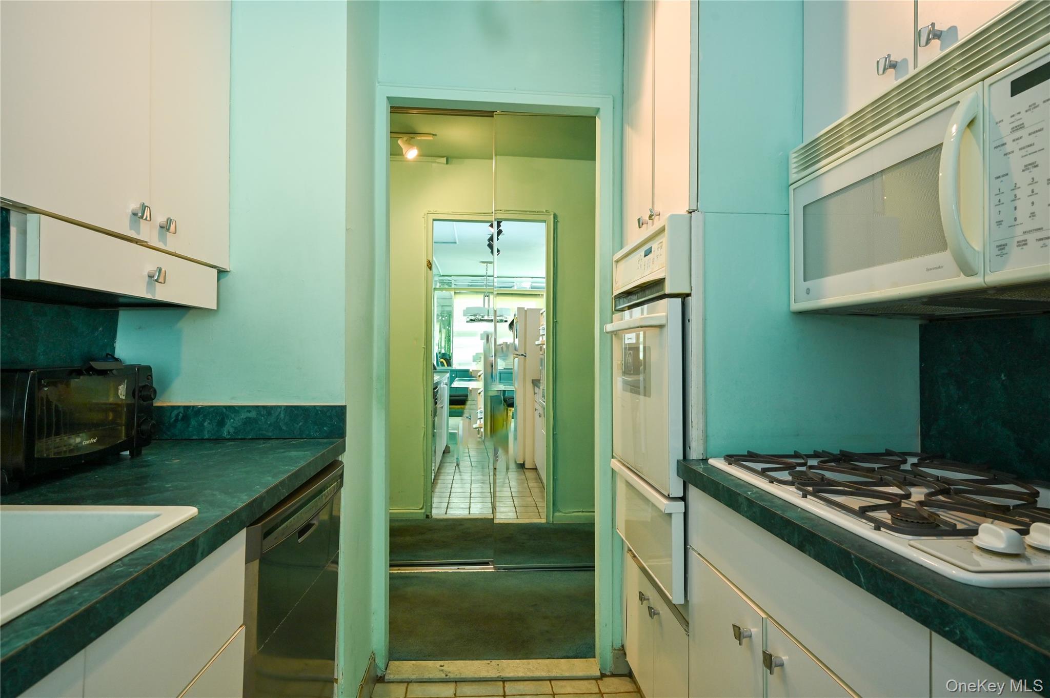 #16 photo, 61-20 Grand Central Parkway, クイーンズ区 Forest Hills , NY 11375