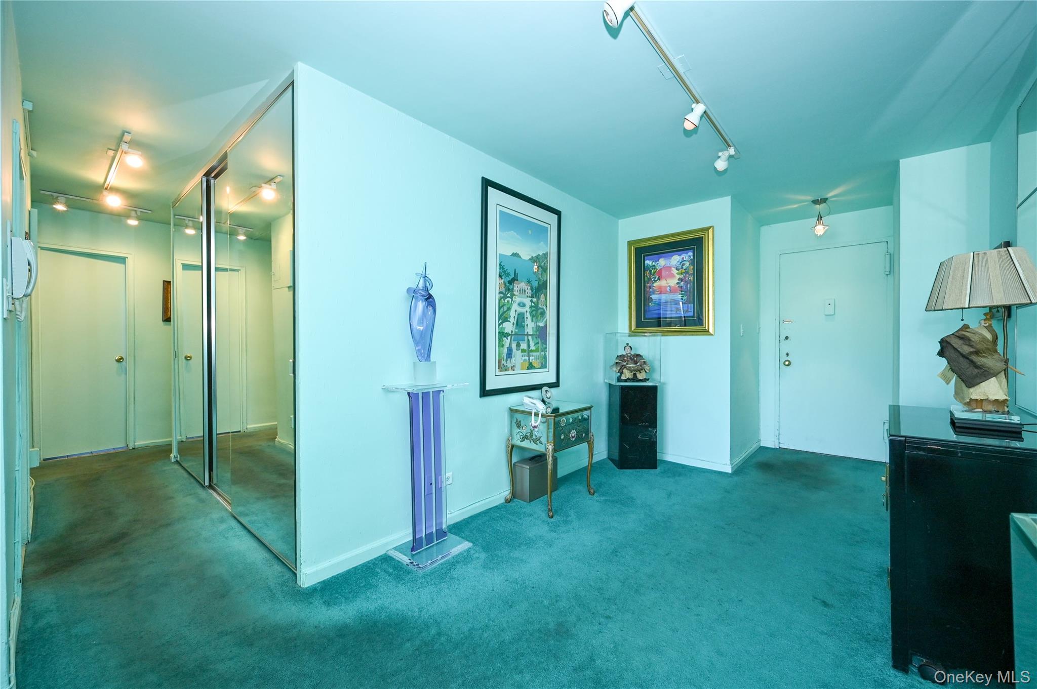 #8 photo, 61-20 Grand Central Parkway, クイーンズ区 Forest Hills , NY 11375