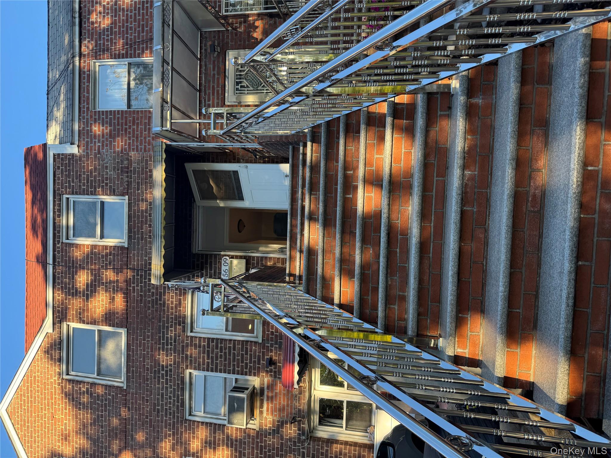 #1 photo, 5609 Clearview Expressway, クイーンズ区 Bayside , NY 11364