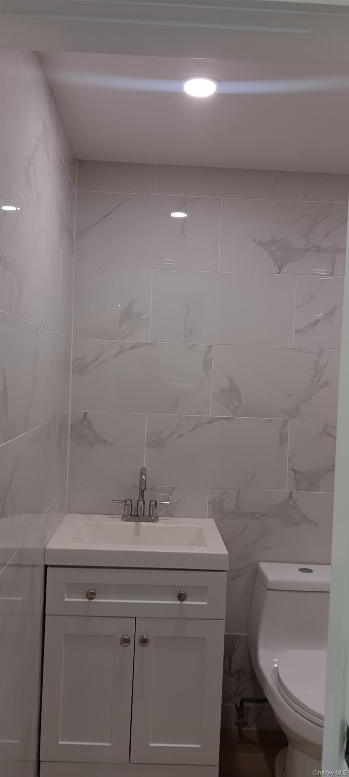 #4 photo, 4 Ashton Road, サフォーク郡 Medford , NY 11763