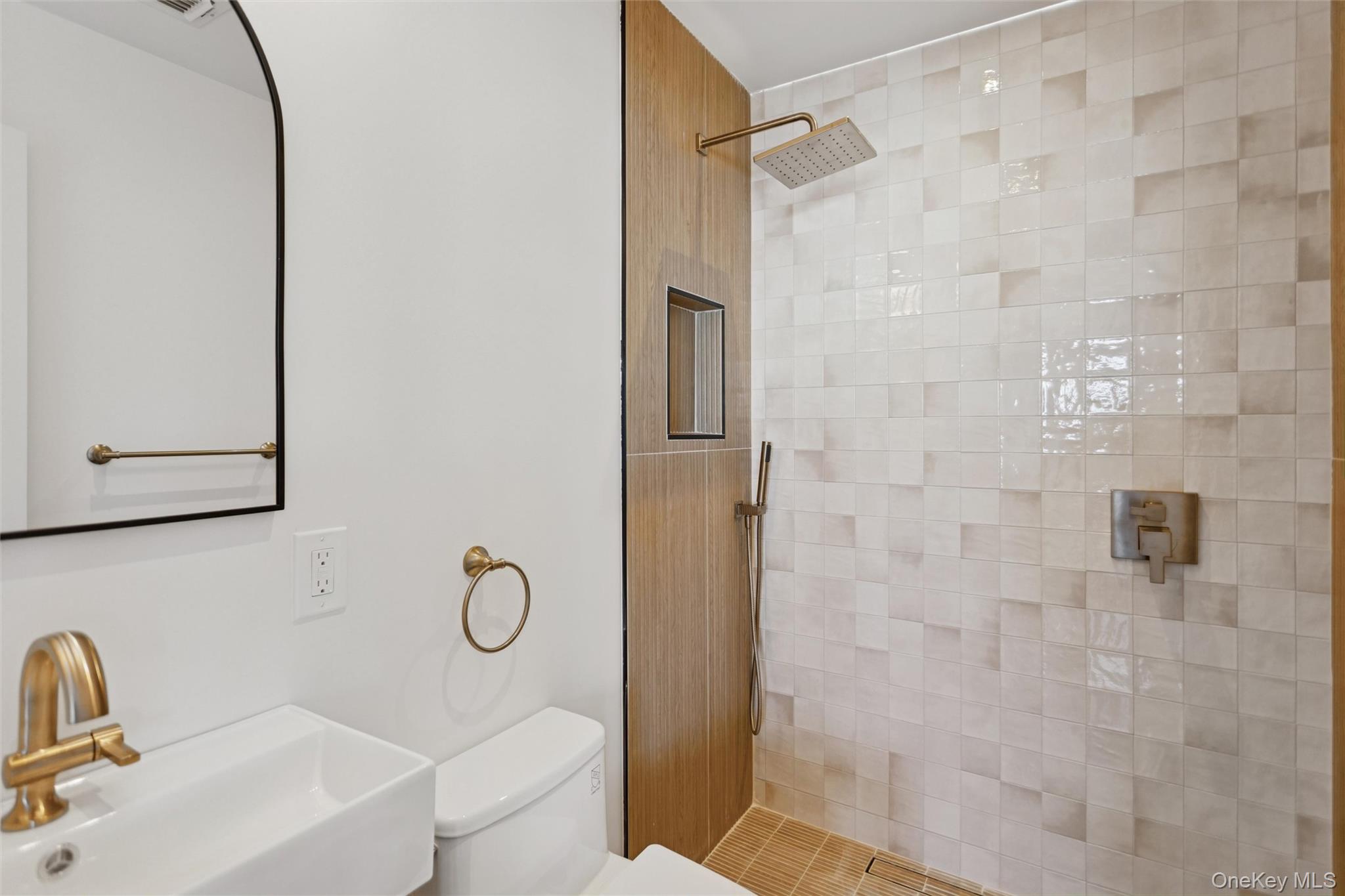 #12 photo, 31 Kent Road, ナッソー郡 Island Park , NY 11558