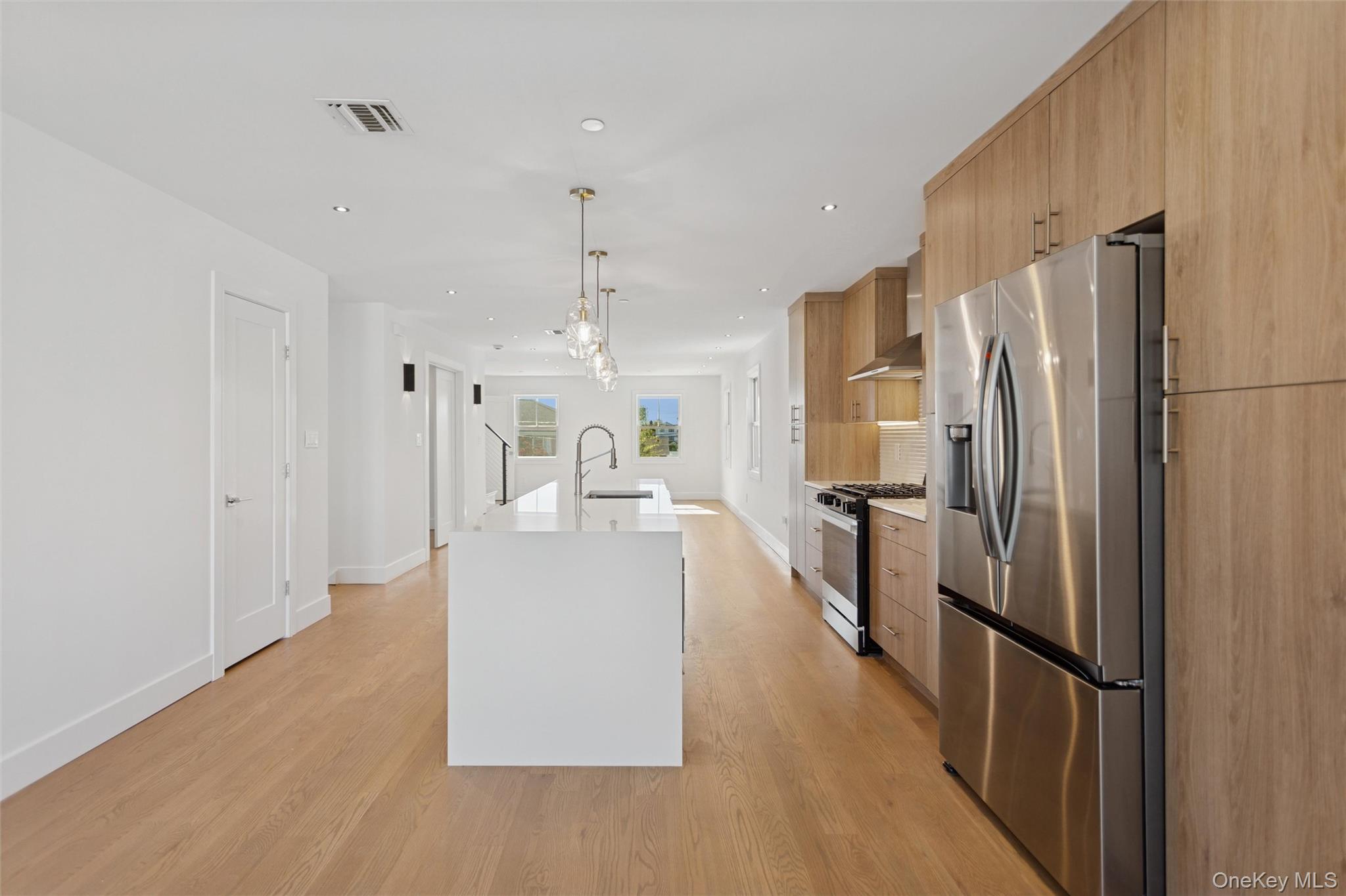 #9 photo, 31 Kent Road, ナッソー郡 Island Park , NY 11558