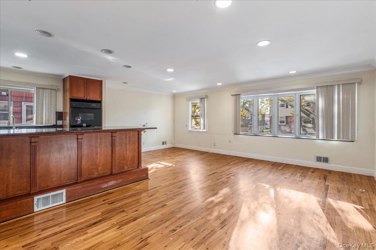 #8 photo, 5781 228 Street, クイーンズ区 Bayside , NY 11364