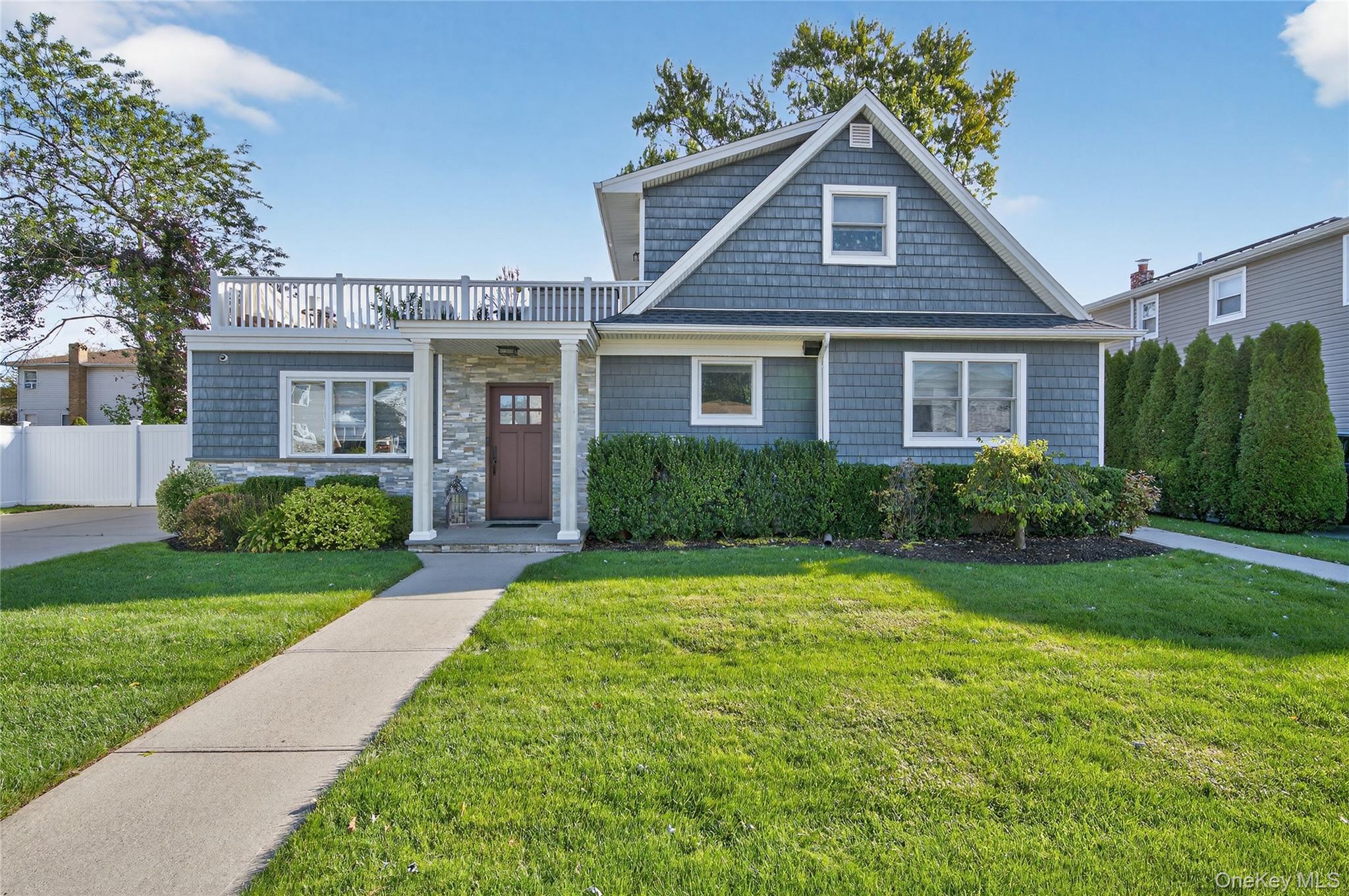 #1 photo, 120 Evelyn Avenue, वेस्टबरी Westbury , NY 11590