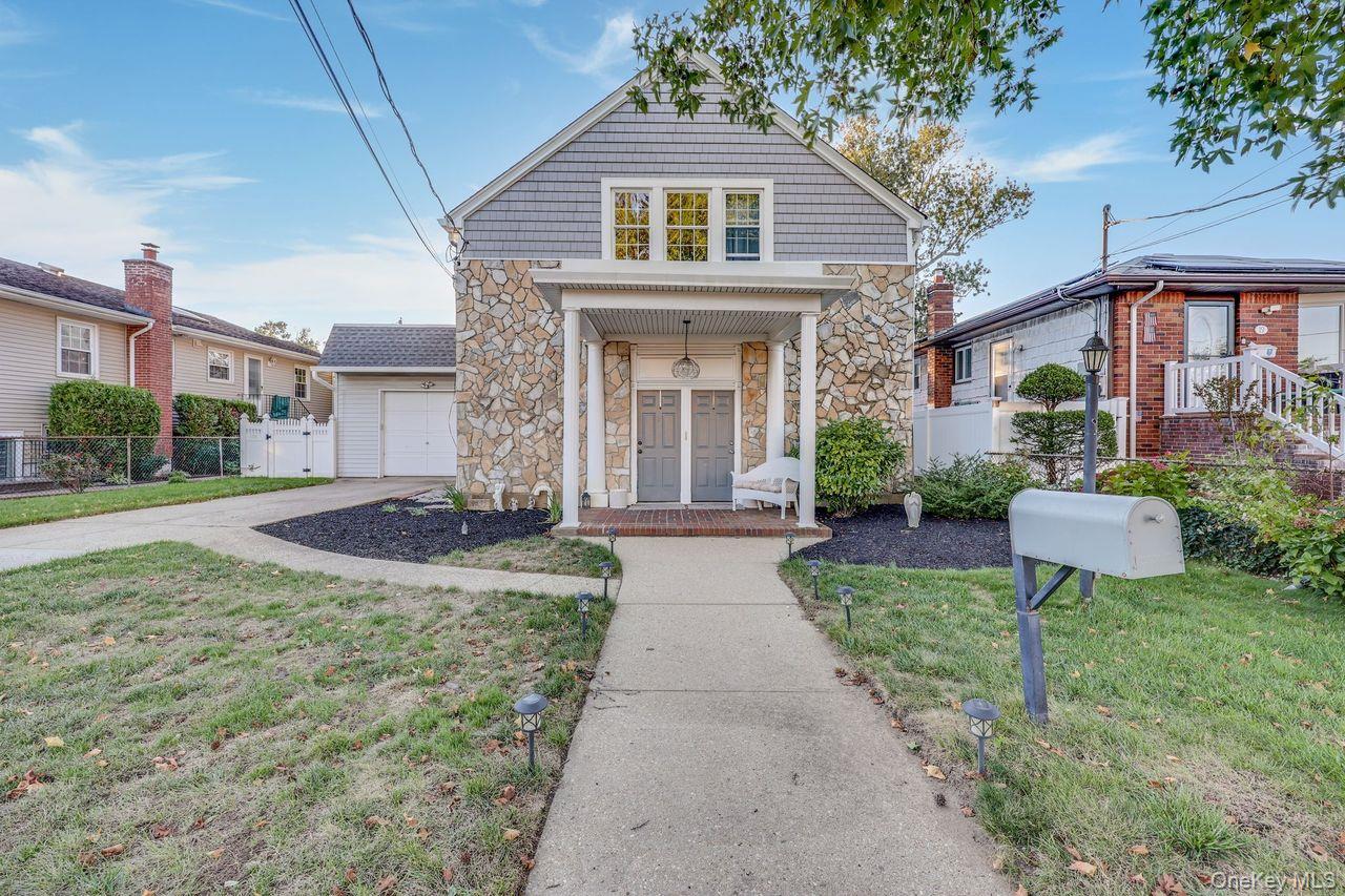 #1 photo, 17 Oxford Street, ナッソー郡 Malverne , NY 11565