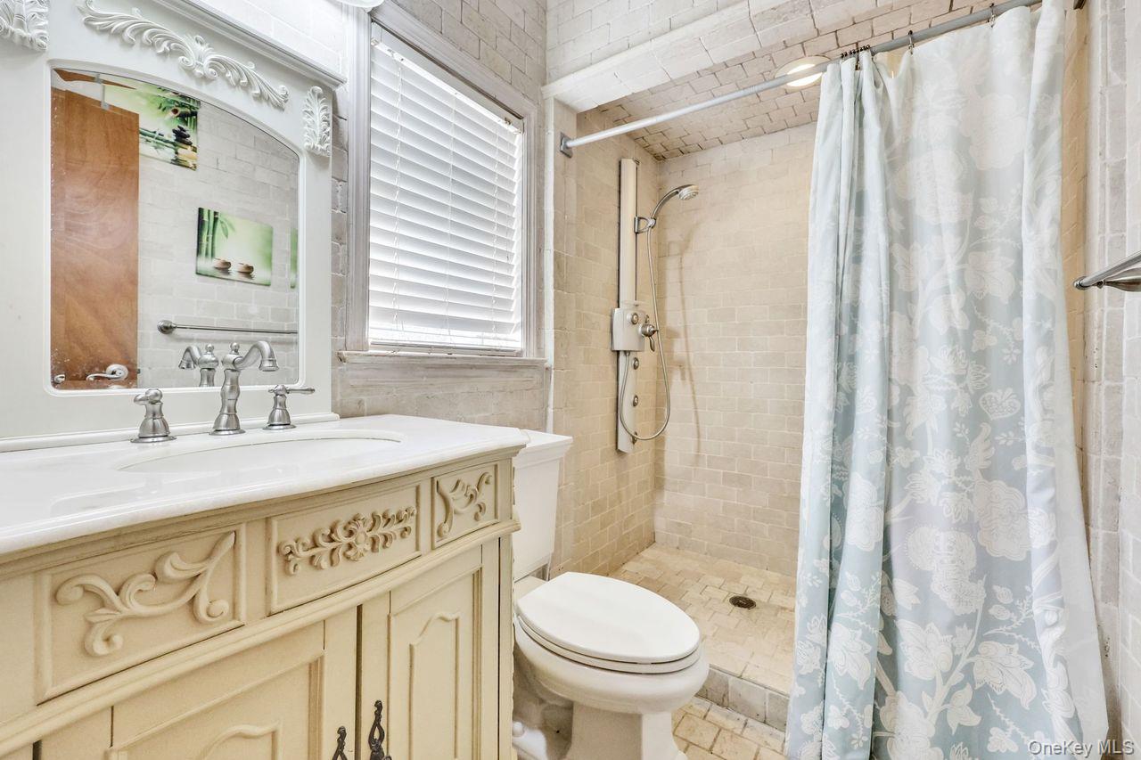 #17 photo, 17 Oxford Street, ナッソー郡 Malverne , NY 11565