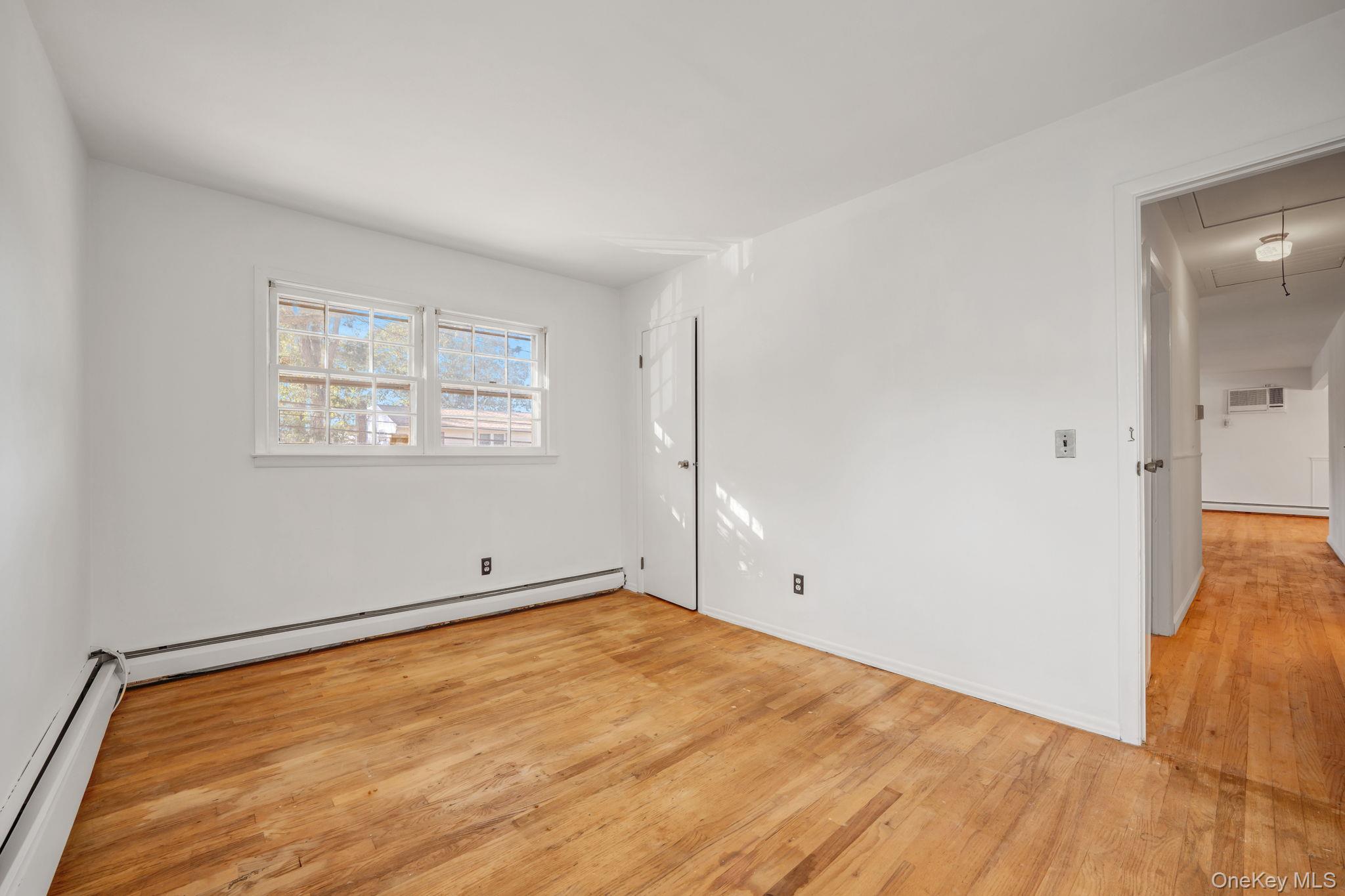 #14 photo, 31 Virginia Court, サフォーク郡 Sayville , NY 11782