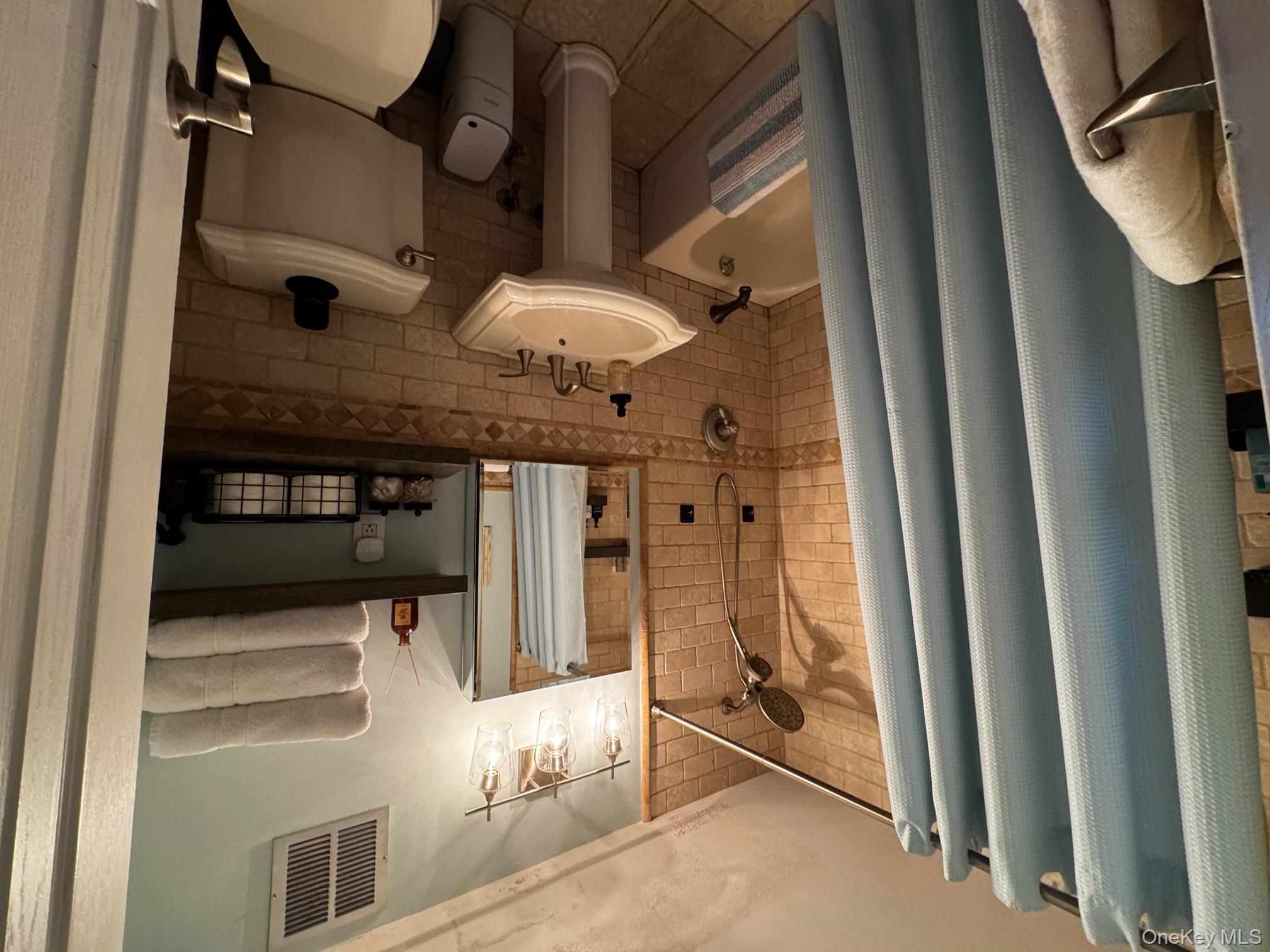 #11 photo, 310 Riverside Blvd, ナッソー郡 Long Beach , NY 11561