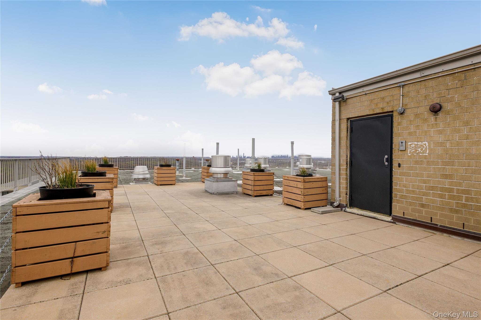 #15 photo, 118-17 Union Turnpike, クイーンズ区 Forest Hills , NY 11375