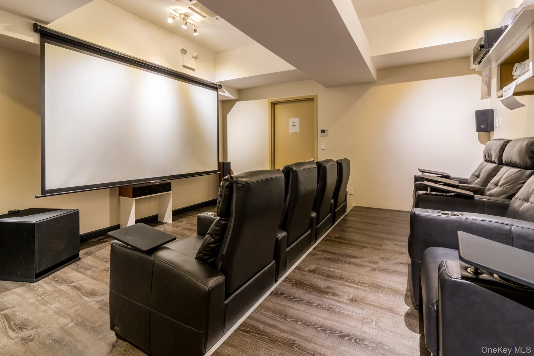 #16 photo, 118-17 Union Turnpike, クイーンズ区 Forest Hills , NY 11375