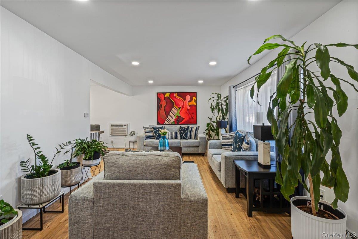 #14 photo, 95 Colonial Drive, ナッソー郡 Massapequa , NY 11758