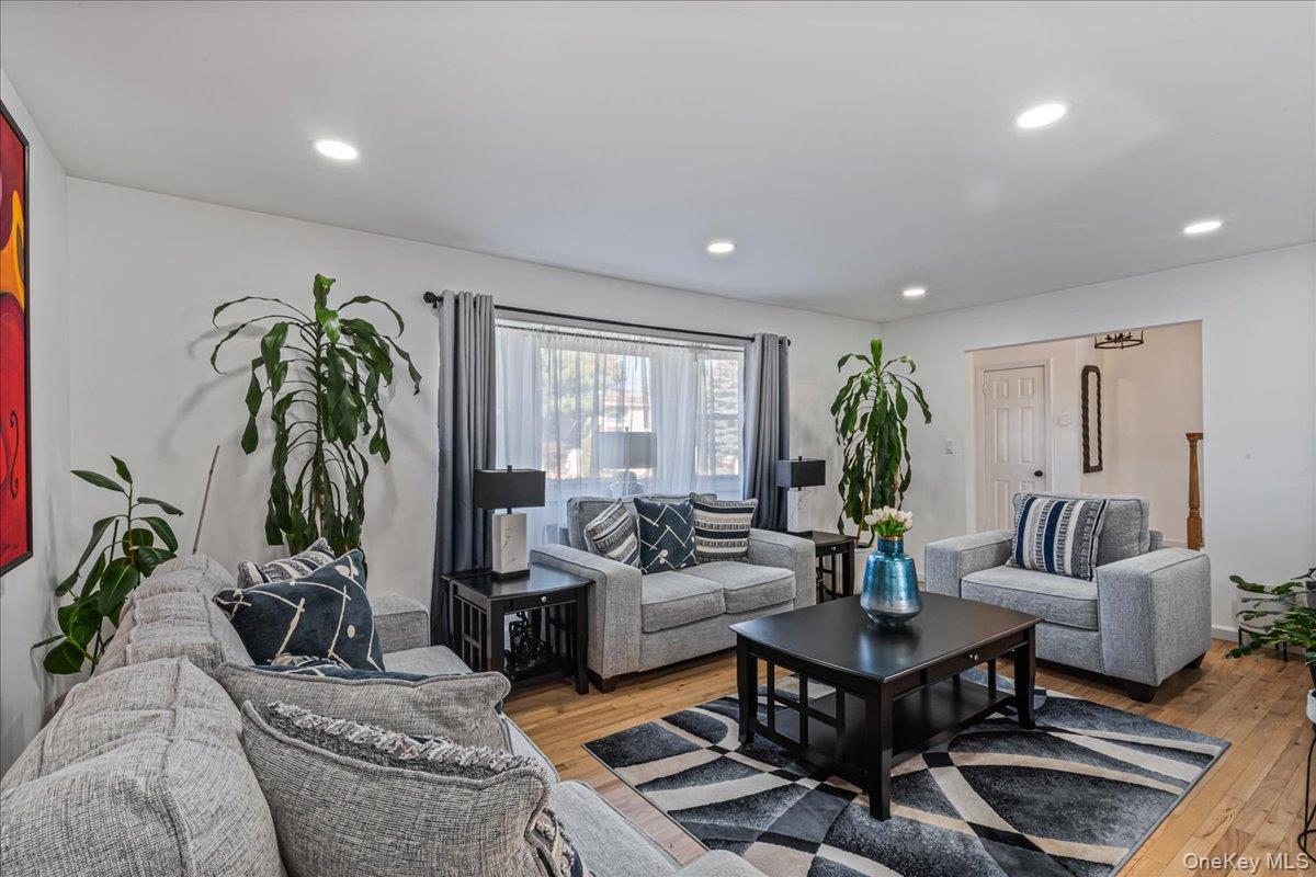 #15 photo, 95 Colonial Drive, ナッソー郡 Massapequa , NY 11758