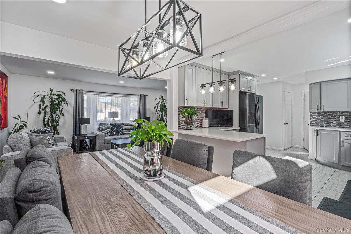 #18 photo, 95 Colonial Drive, ナッソー郡 Massapequa , NY 11758