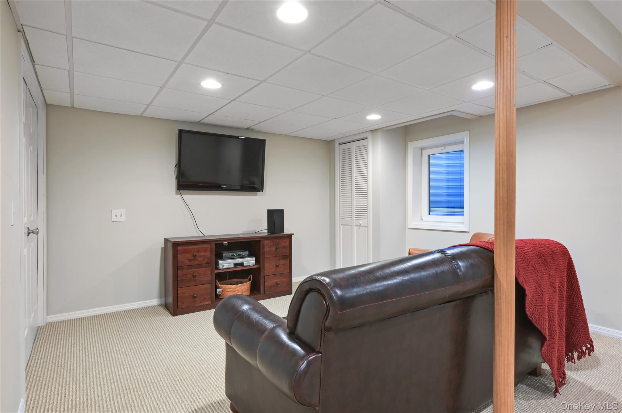 #20 photo, 9 North Quarter Road, Westhampton , NY 11977