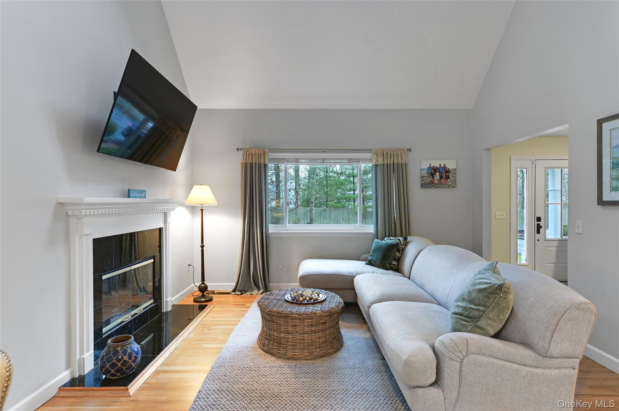 #5 photo, 9 North Quarter Road, Westhampton , NY 11977