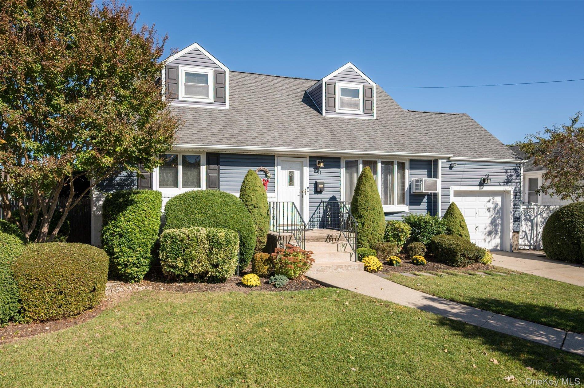 #2 photo, 31 Walnut Avenue, ナッソー郡 South Farmingdale , NY 11735