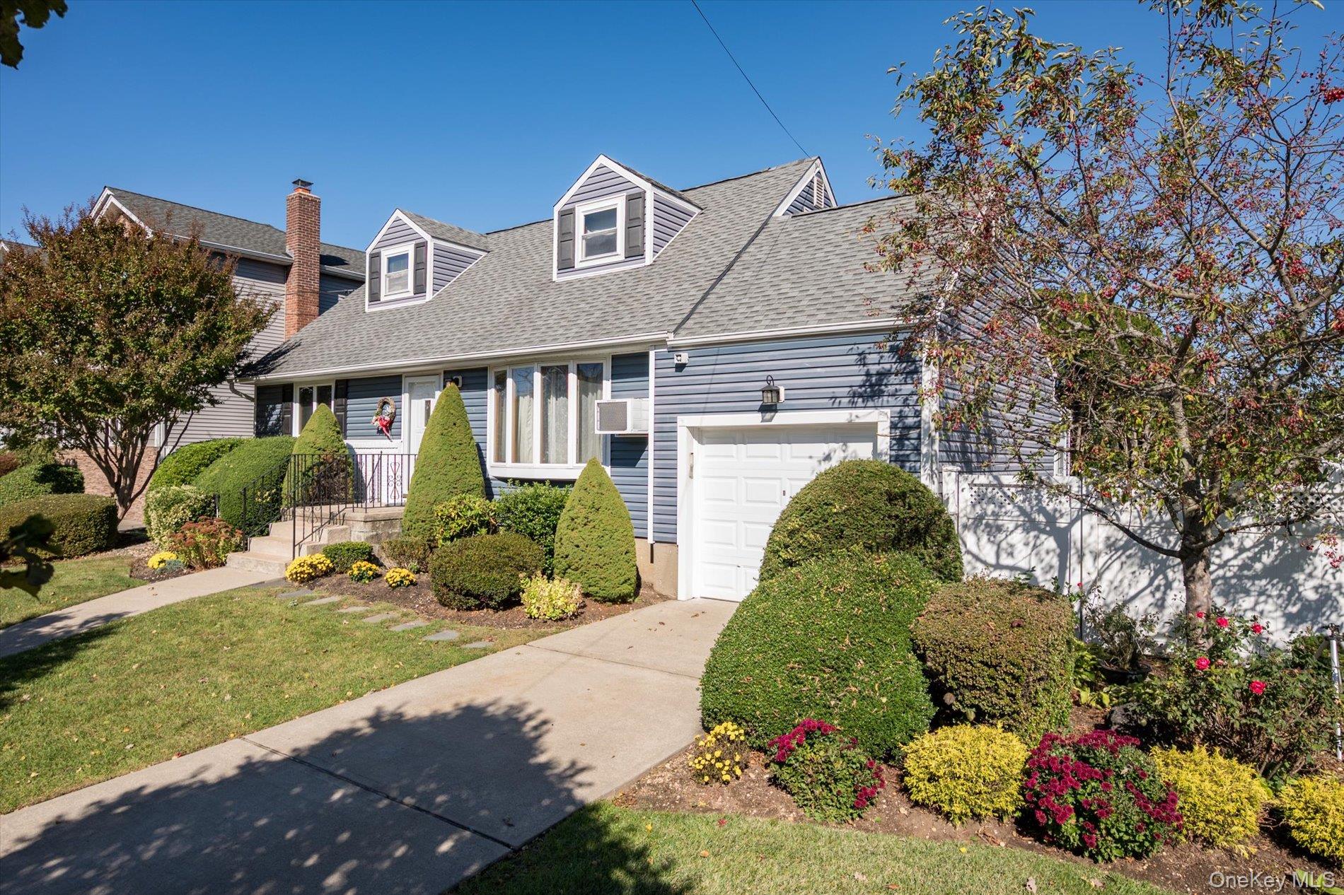 #3 photo, 31 Walnut Avenue, ナッソー郡 South Farmingdale , NY 11735
