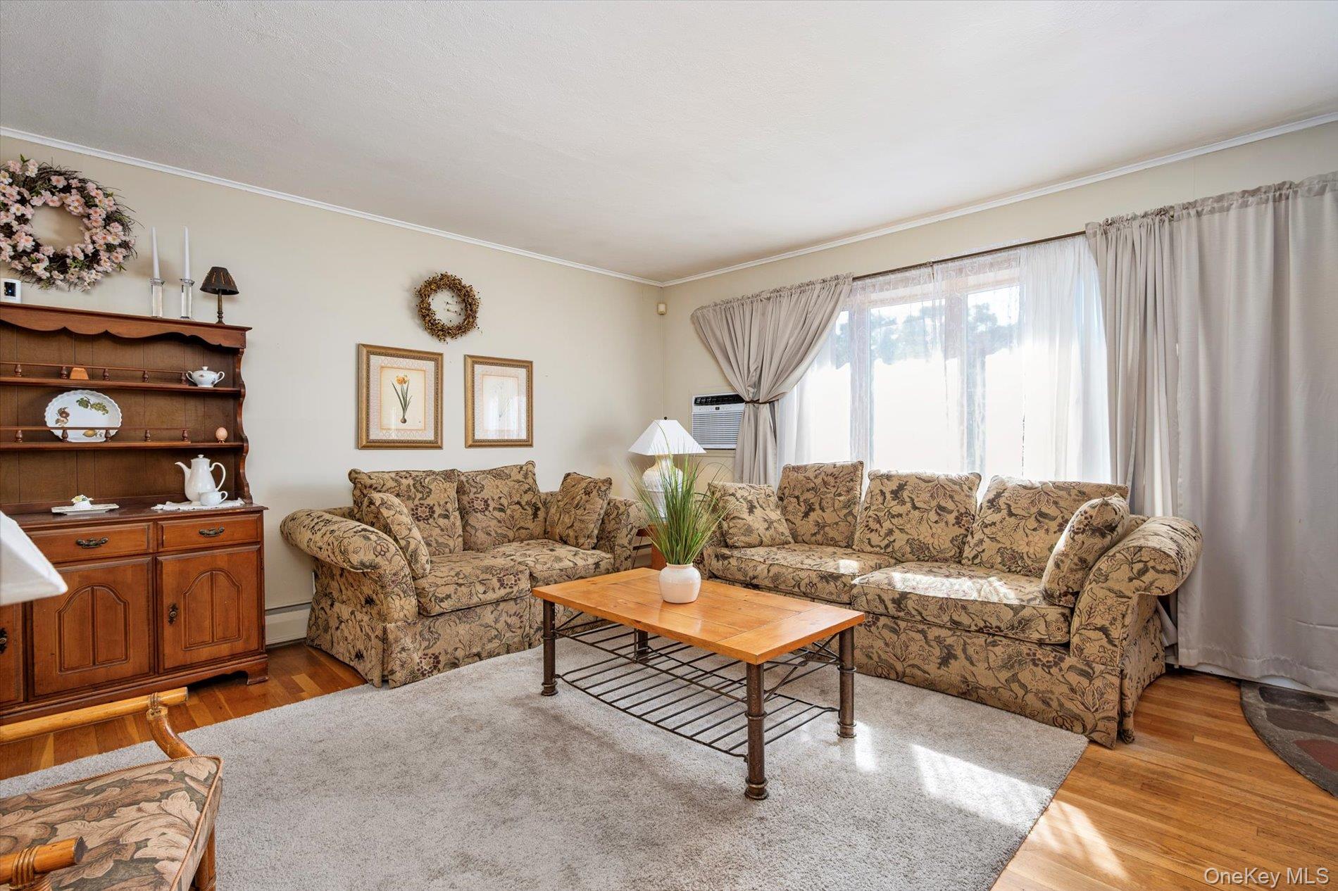 #5 photo, 31 Walnut Avenue, ナッソー郡 South Farmingdale , NY 11735