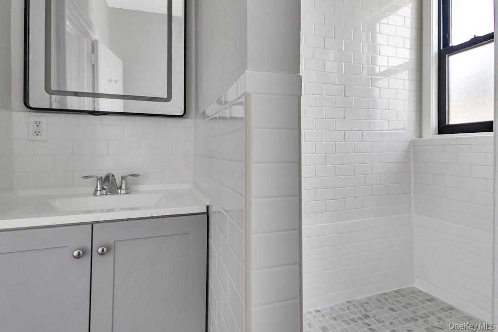 #17 photo, 107 N Forest Avenue, Rockville Centre , NY 11570