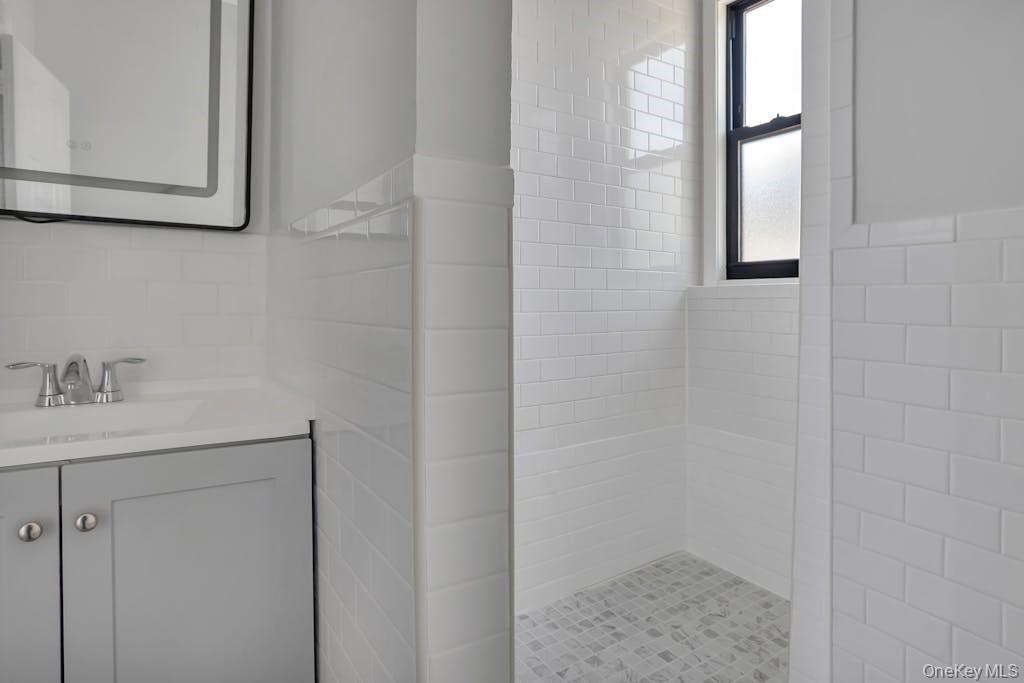 #18 photo, 107 N Forest Avenue, Rockville Centre , NY 11570