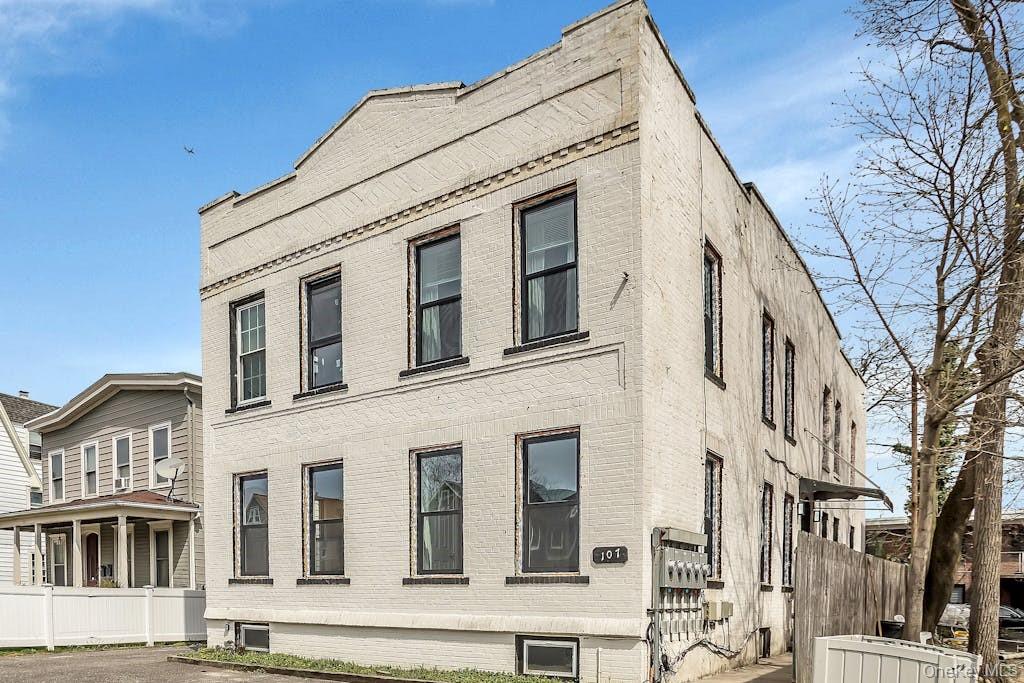 #19 photo, 107 N Forest Avenue, Rockville Centre , NY 11570